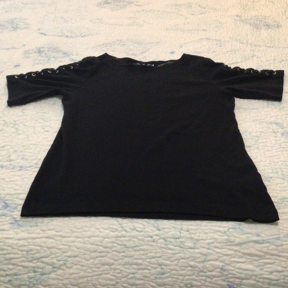 Karen Scott Women’s Black short sleeved top